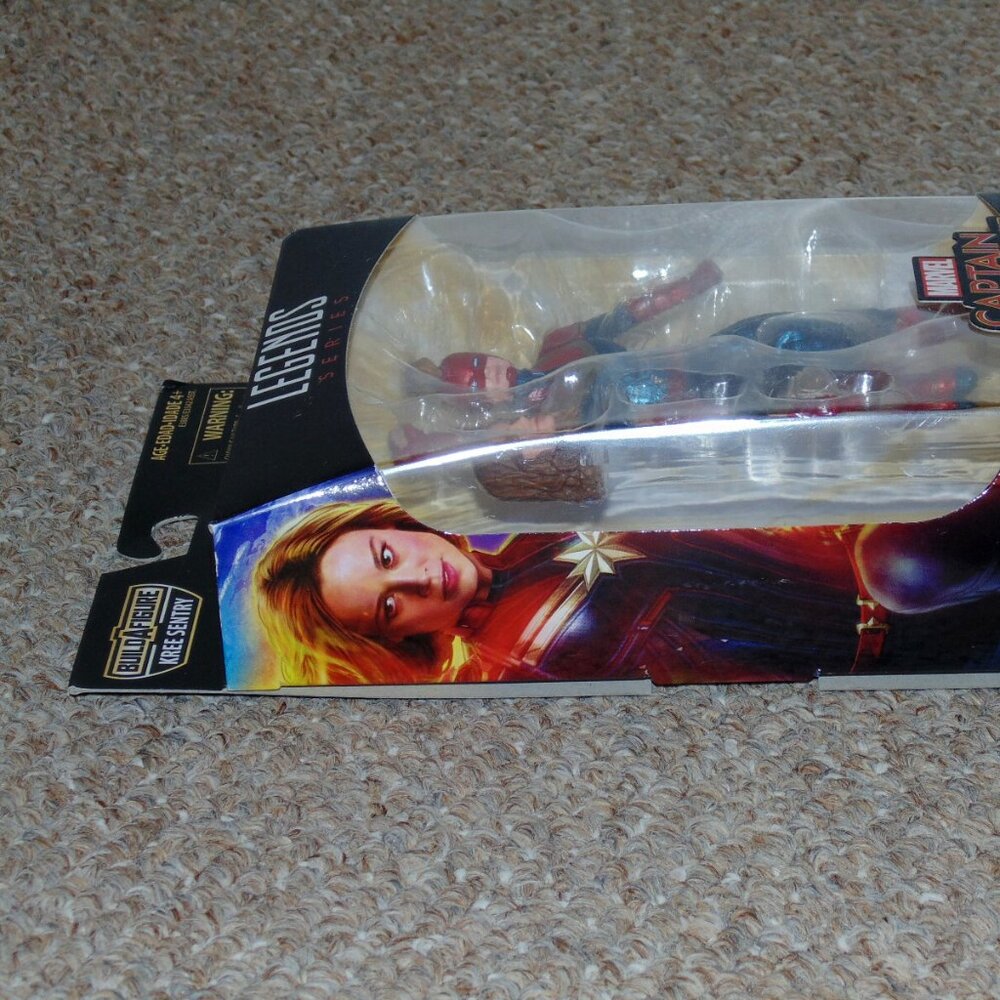 Hasbro Marvel Legends 6" Captain Marvel in Uniform MIB Brand New BAF Kree Sentry - Picture 3 of 10